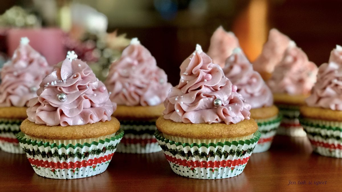 Vánoční cupcakes s malinovým krémem úvod